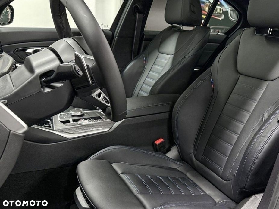 BMW Seria 3 318i M Sport - 4