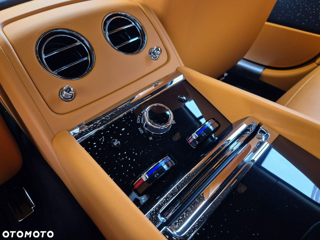 Rolls-Royce Spectre - 33