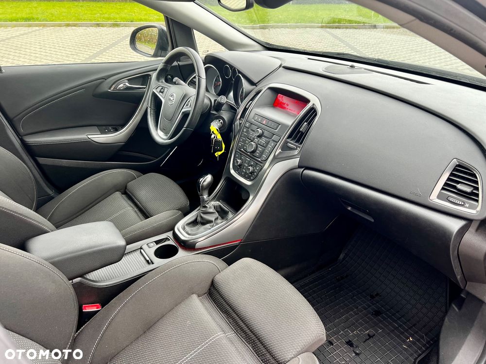 Opel Astra 1.6 Turbo Cosmo - 7