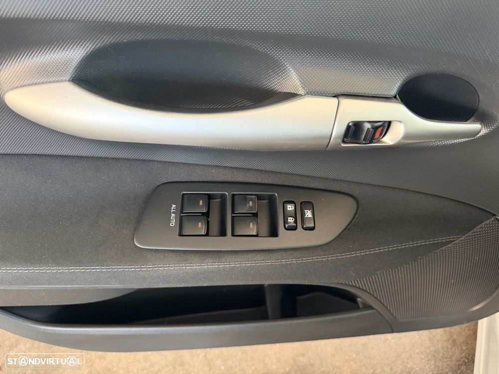 Toyota Auris 1.33 VVT-i Comfort+J16 - 11