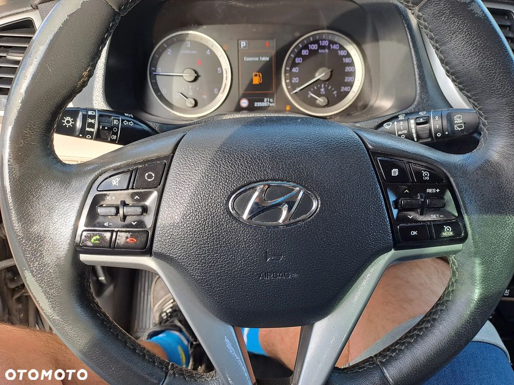 Hyundai Tucson 1.7 CRDI BlueDrive Premium 2WD DCT - 19