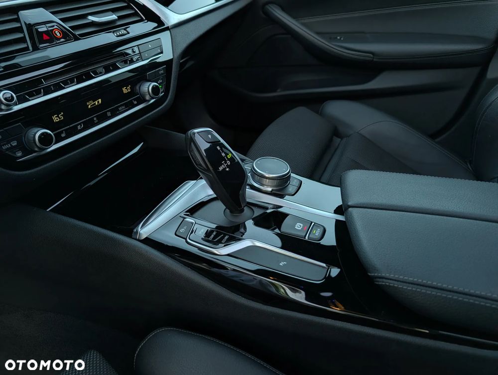 BMW Seria 5 520d Sport Line - 14