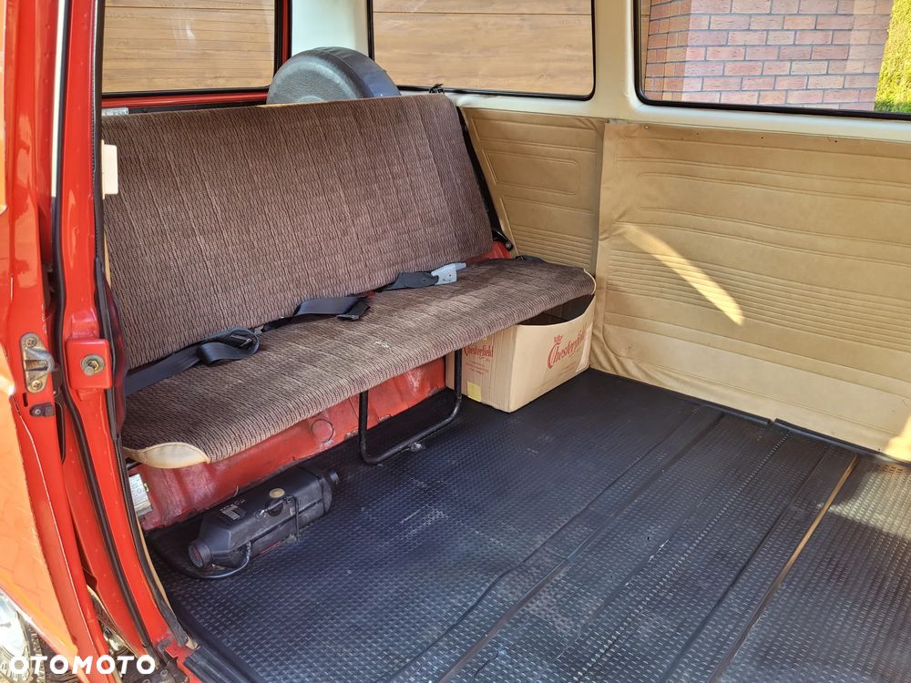 Volkswagen Transporter - 16