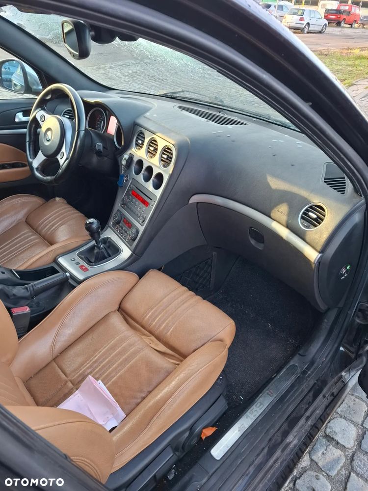 Alfa Romeo 159 1.9JTDM ti - 8