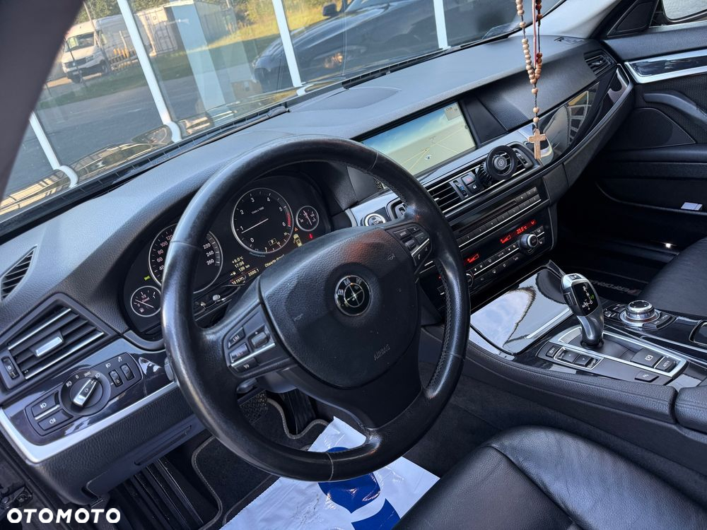 BMW Seria 5 520d Touring - 31