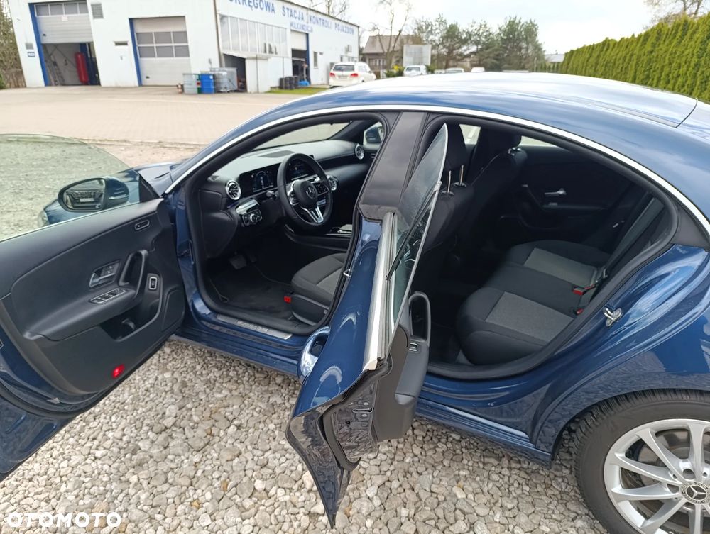 Mercedes-Benz CLA 200 7G-DCT - 25