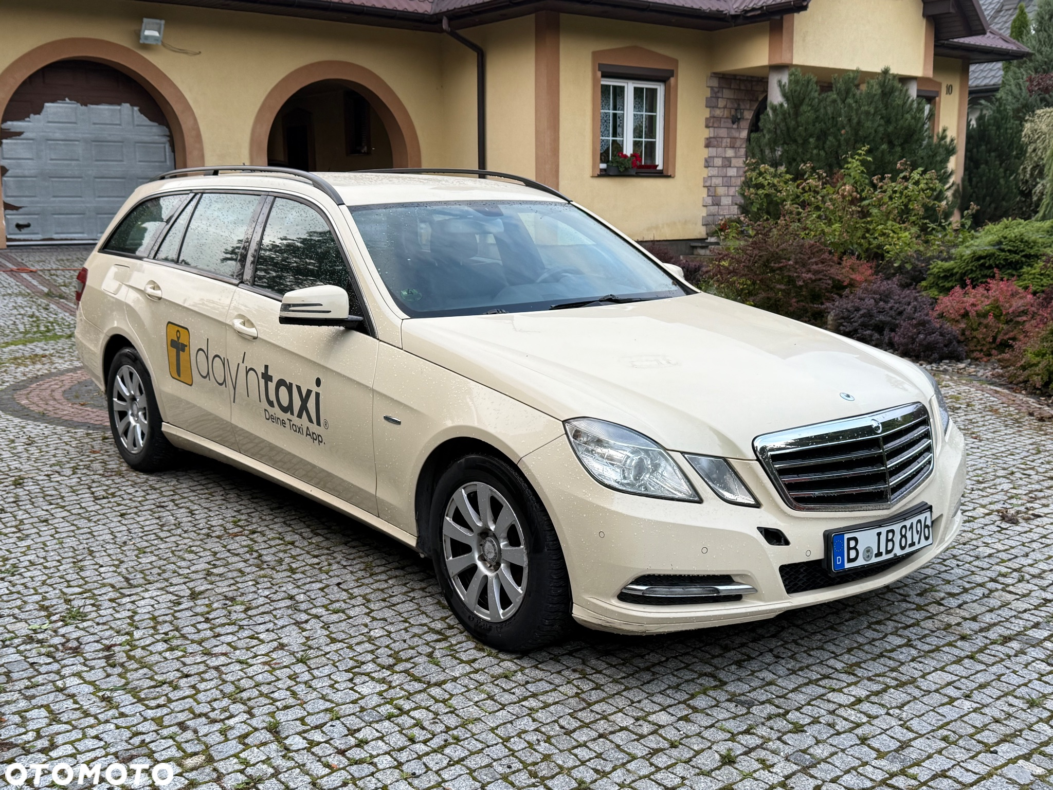 Mercedes-Benz Klasa E 200 T CDI DPF BlueEFFICIENCY Automatik - 8