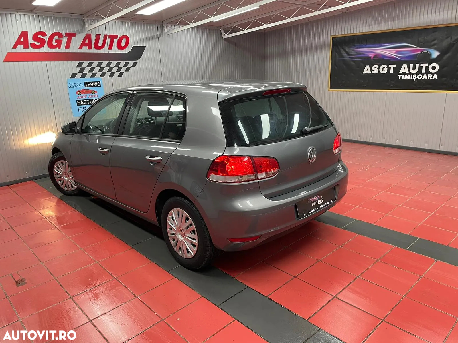 Volkswagen Golf - 5