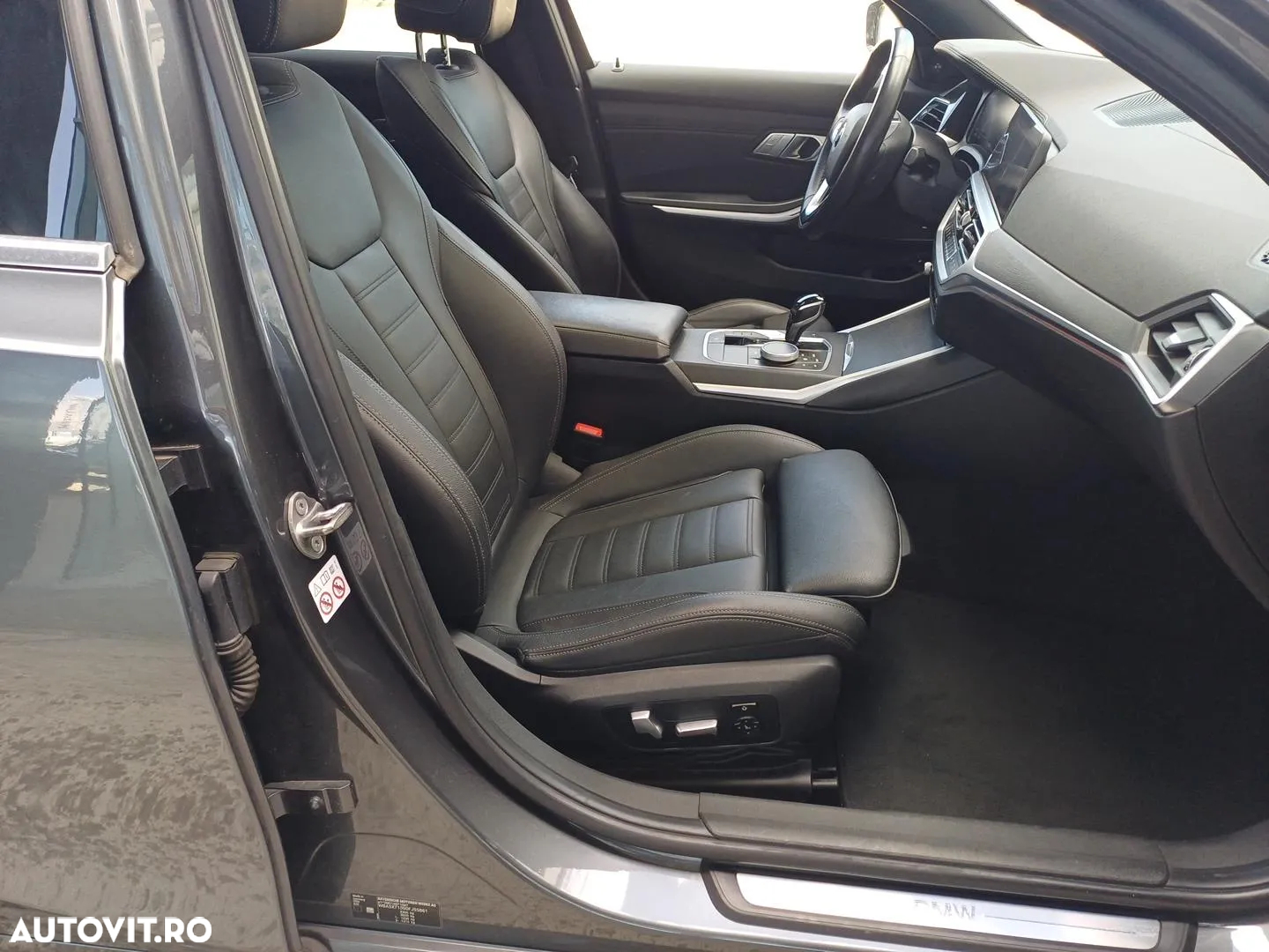 BMW Seria 3 330e Aut. Advantage - 27