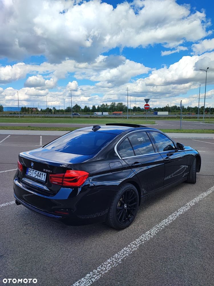 BMW Seria 3 330i xDrive Luxury Line - 7