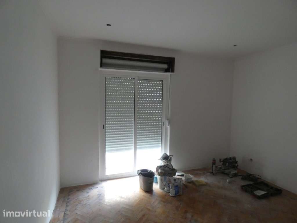 Apartamento T3, em fase de remodelação total, Falagueira-Venda Nova... - Grande imagem: 5/19
