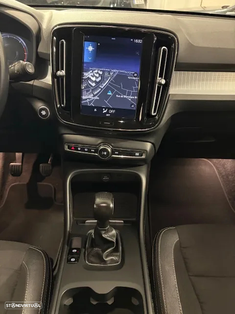 Volvo XC 40 2.0 D3 Momentum Plus - 14