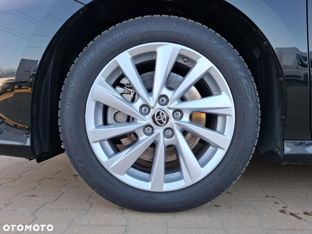 Toyota Camry - 22