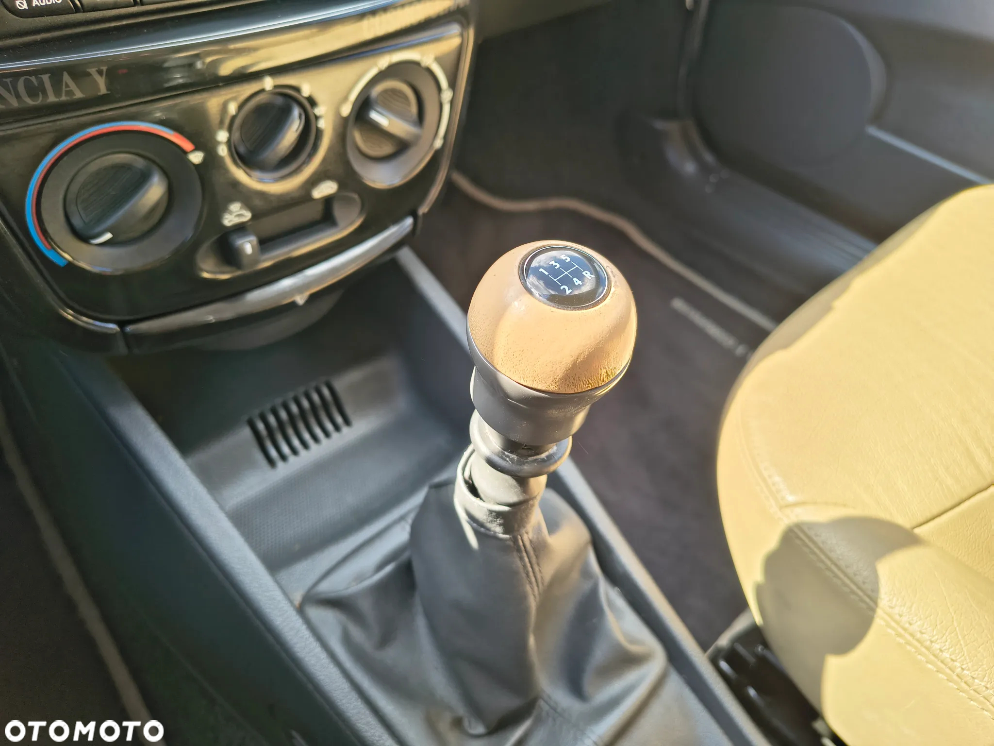 Lancia Ypsilon Y 1.2 8v - 22