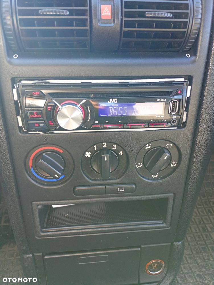 Opel Astra 1.6 - 10