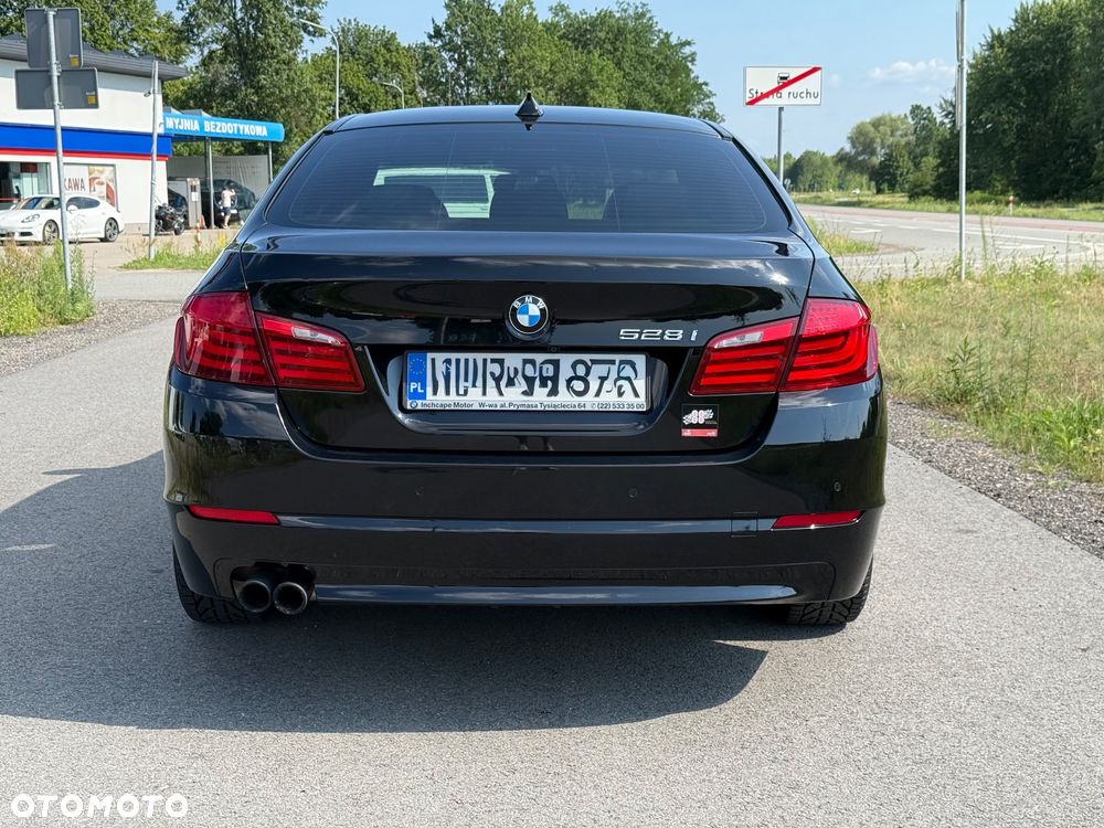 BMW Seria 5 528i Sport-Aut - 4