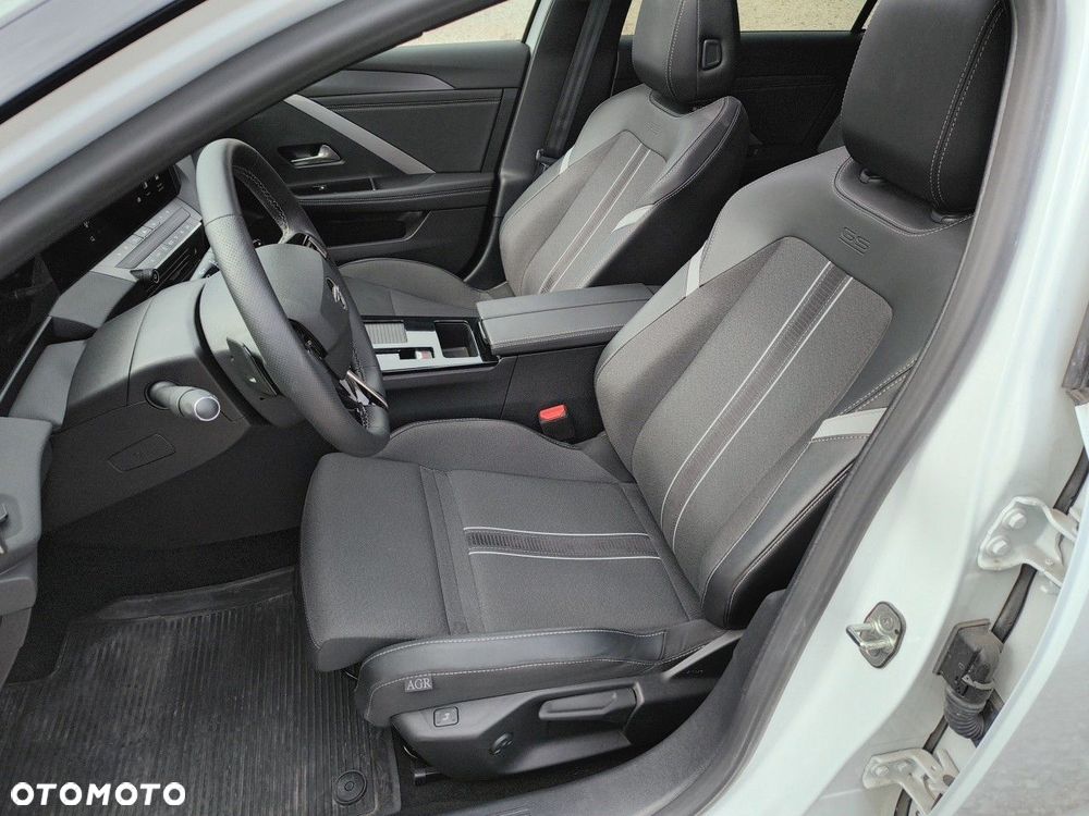 Opel Astra 1.2 T GS S&S - 9