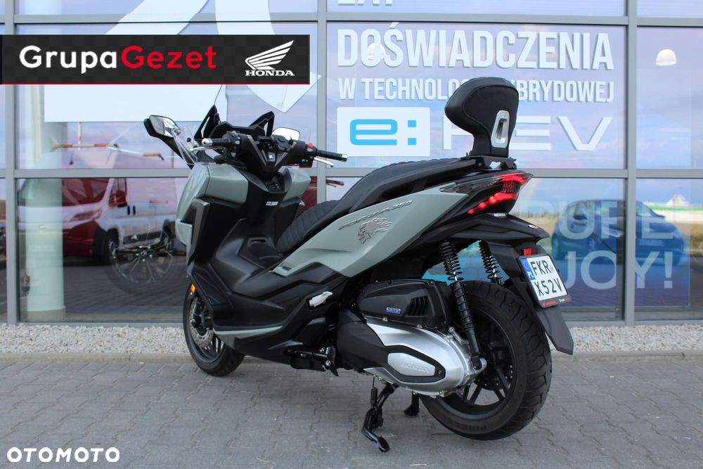 Honda NSS - 6