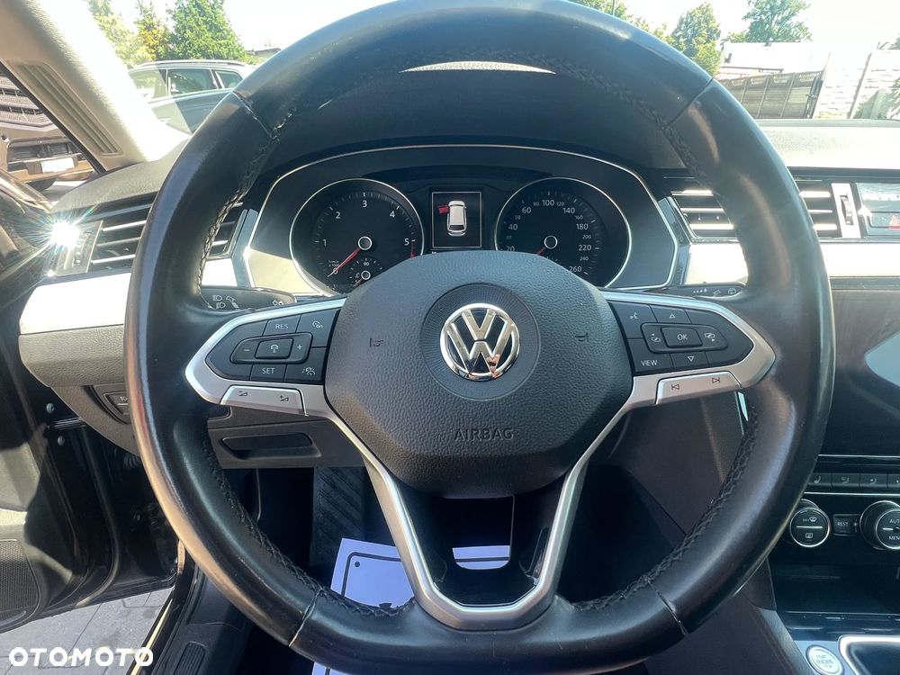 Volkswagen Passat 2.0 TDI SCR Business - 19