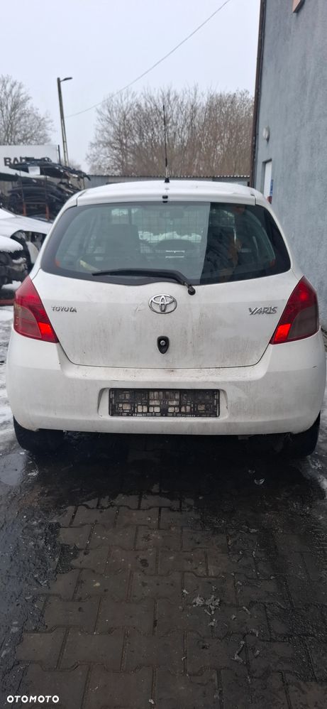 Toyota Yaris II 1,4 ND-TV na części - 18