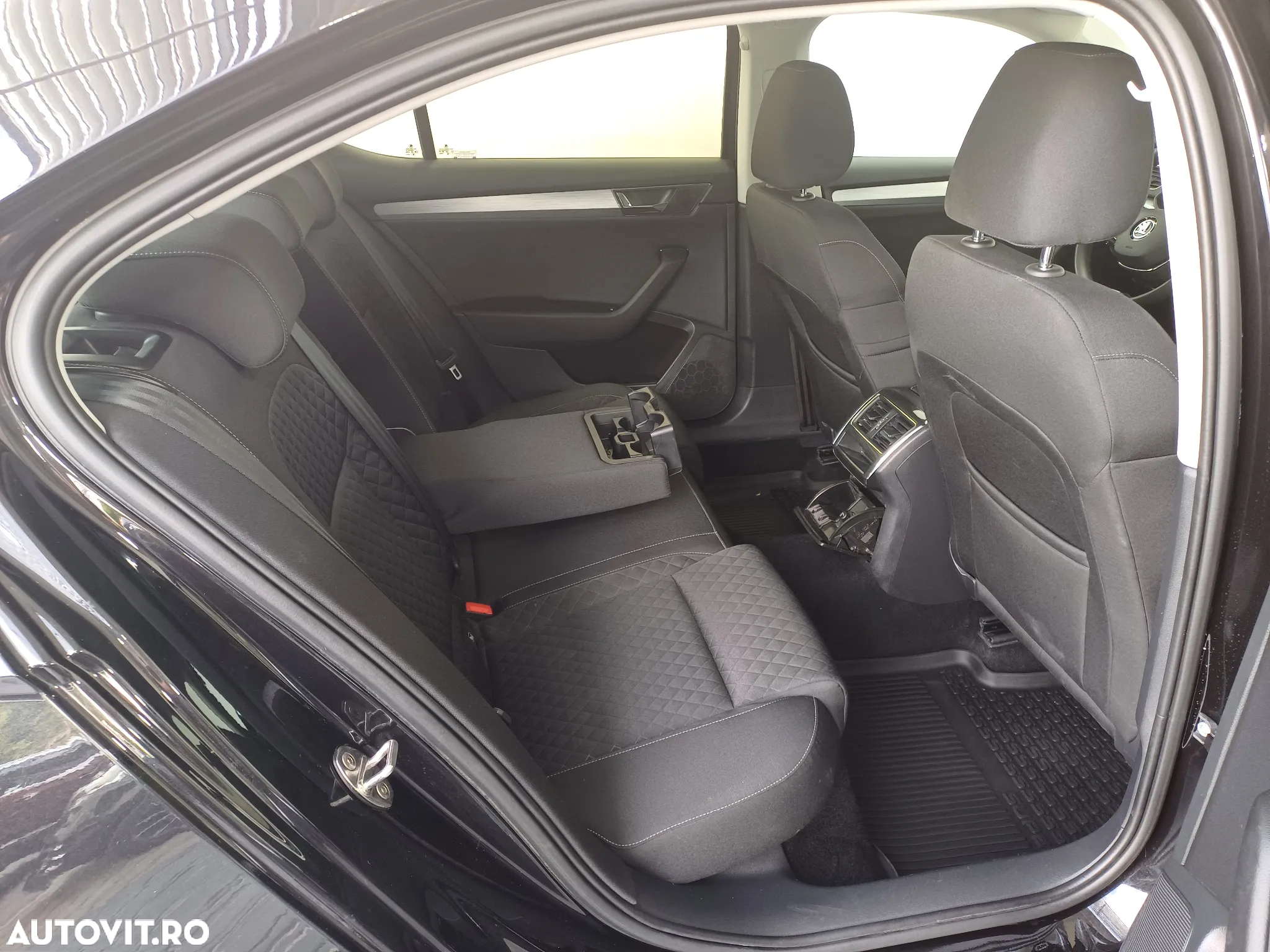 Skoda Superb 1.5 TSI DSG Ambition - 32