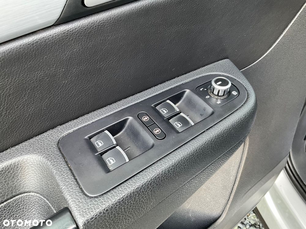Volkswagen Sharan 2.0 TDI DSG BlueMotion Technology Highline - 23