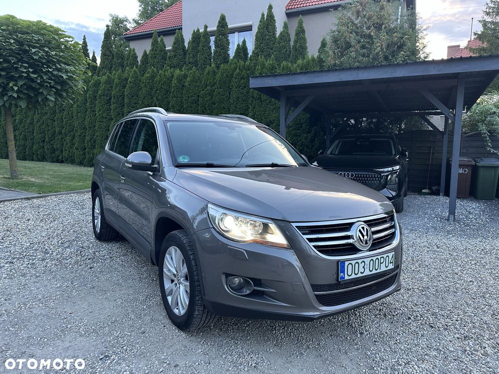 Volkswagen Tiguan - 1