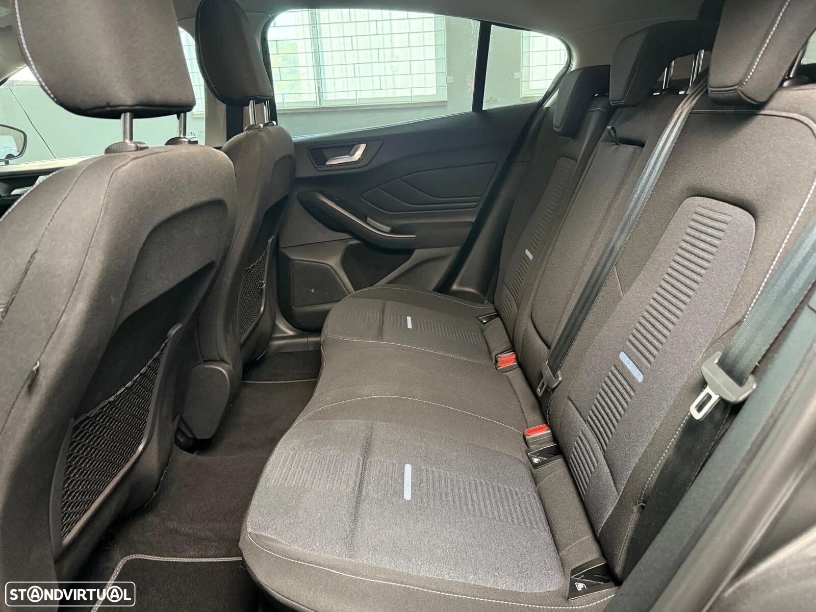 Ford Focus 1.0 EcoBoost Hybrid ST-LINE - 15