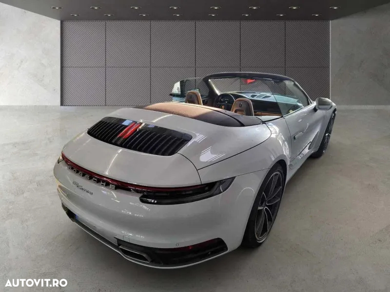 Porsche 911 Carrera Cabriolet PDK - 3
