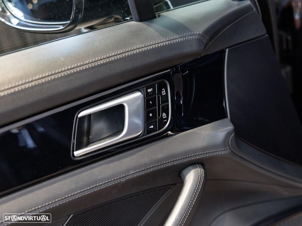 Porsche Panamera 4S E-Hybrid - 23