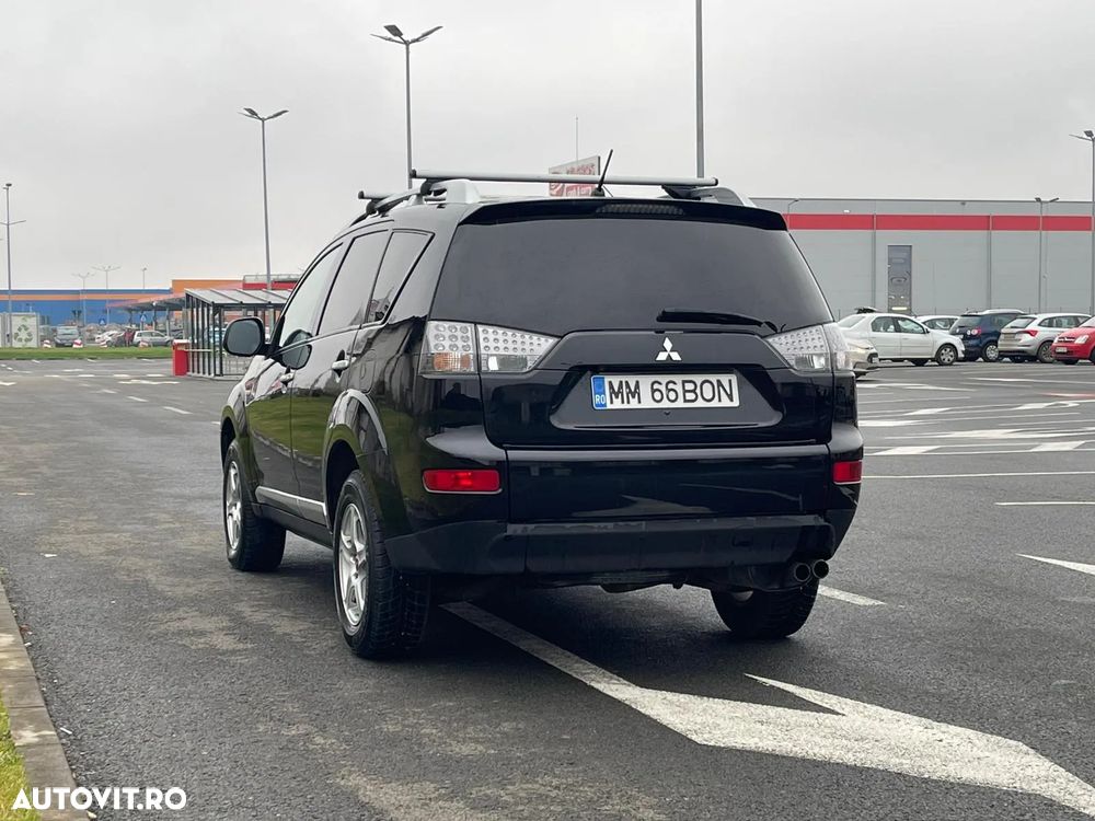 Mitsubishi Outlander 2.2 DI-D 4WD Invite - 3