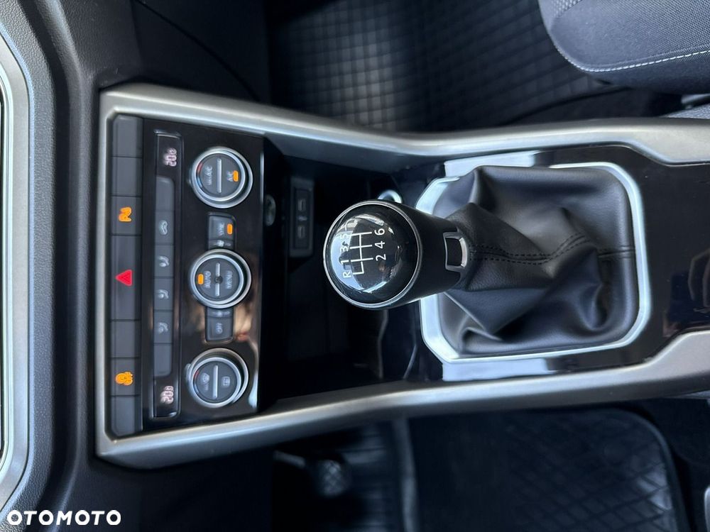 Volkswagen T-Roc 1.0 TSI Advance - 22