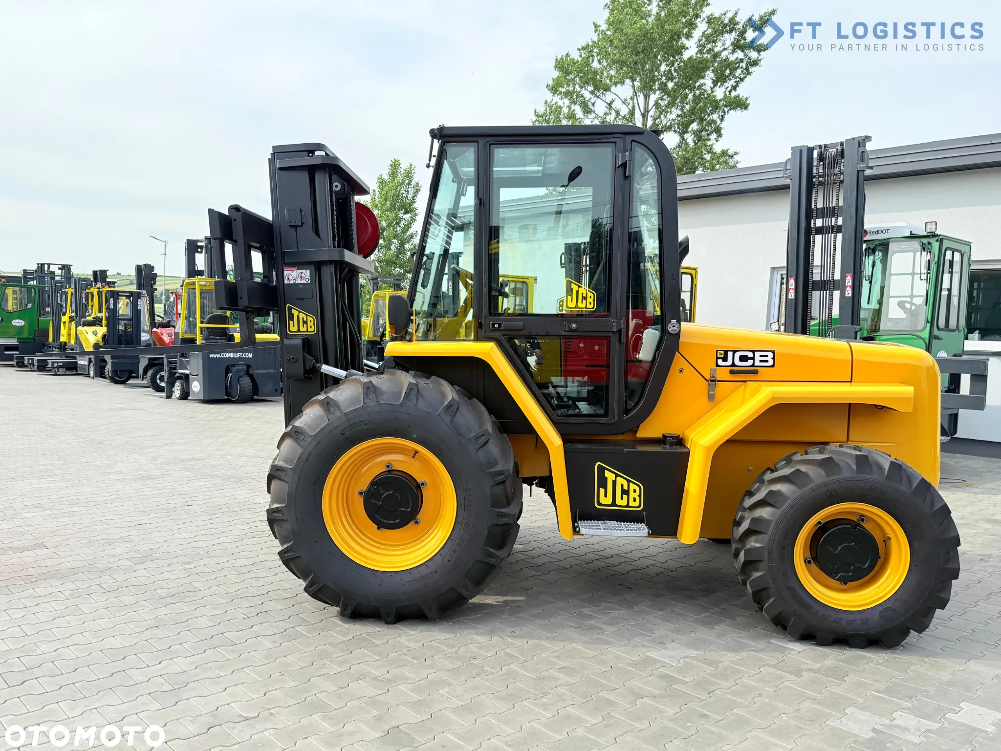 JCB 940 / DIESEL / TRIPLEX 4500MM / POZYCJONER / PRZESÓW WIDEŁ / 4T / NOWE OPONY / JAK NOWY - 24