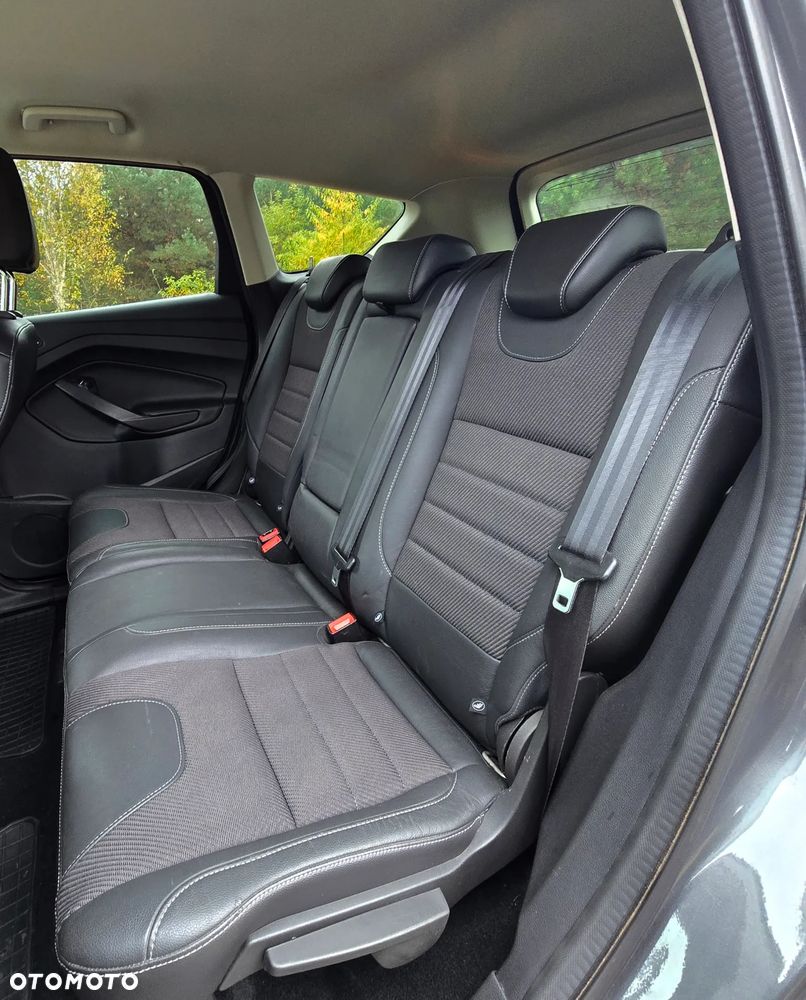 Ford Kuga - 12