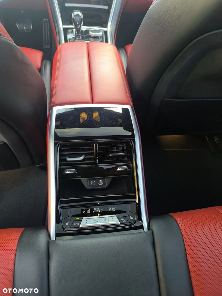 BMW Seria 8 - 10