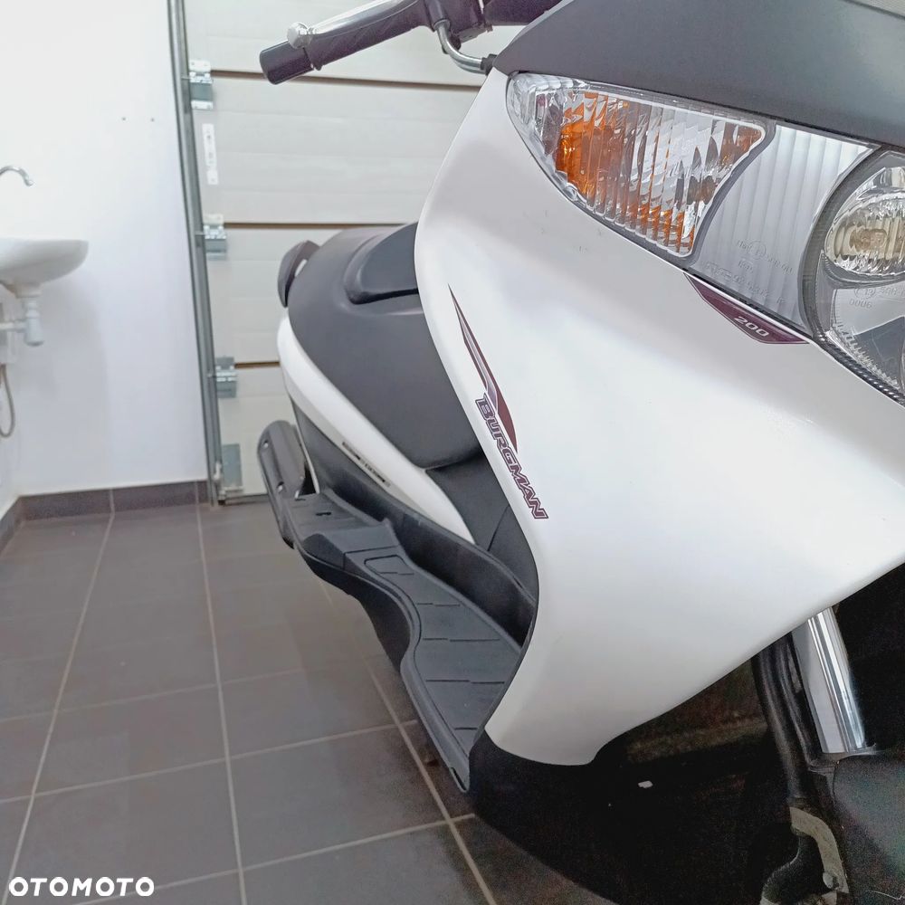 Suzuki Burgman - 8
