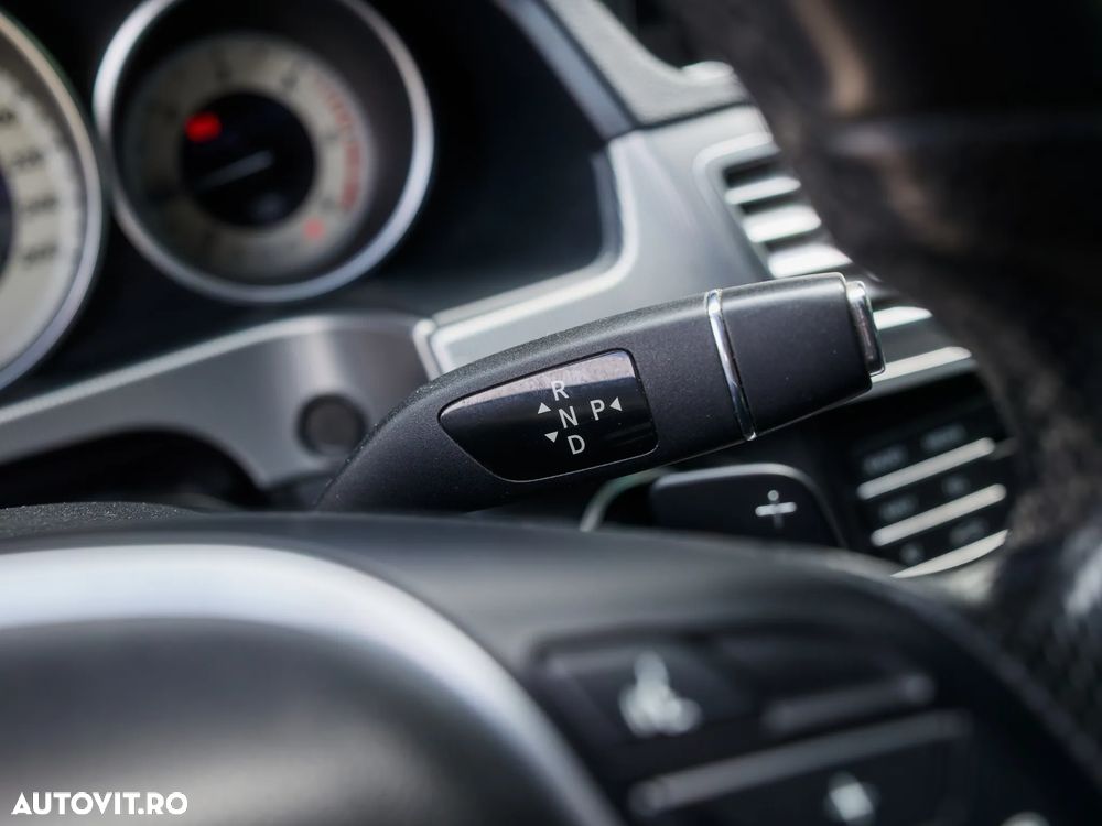 Mercedes-Benz E 220 CDI 7G-TRONIC Avantgarde - 22