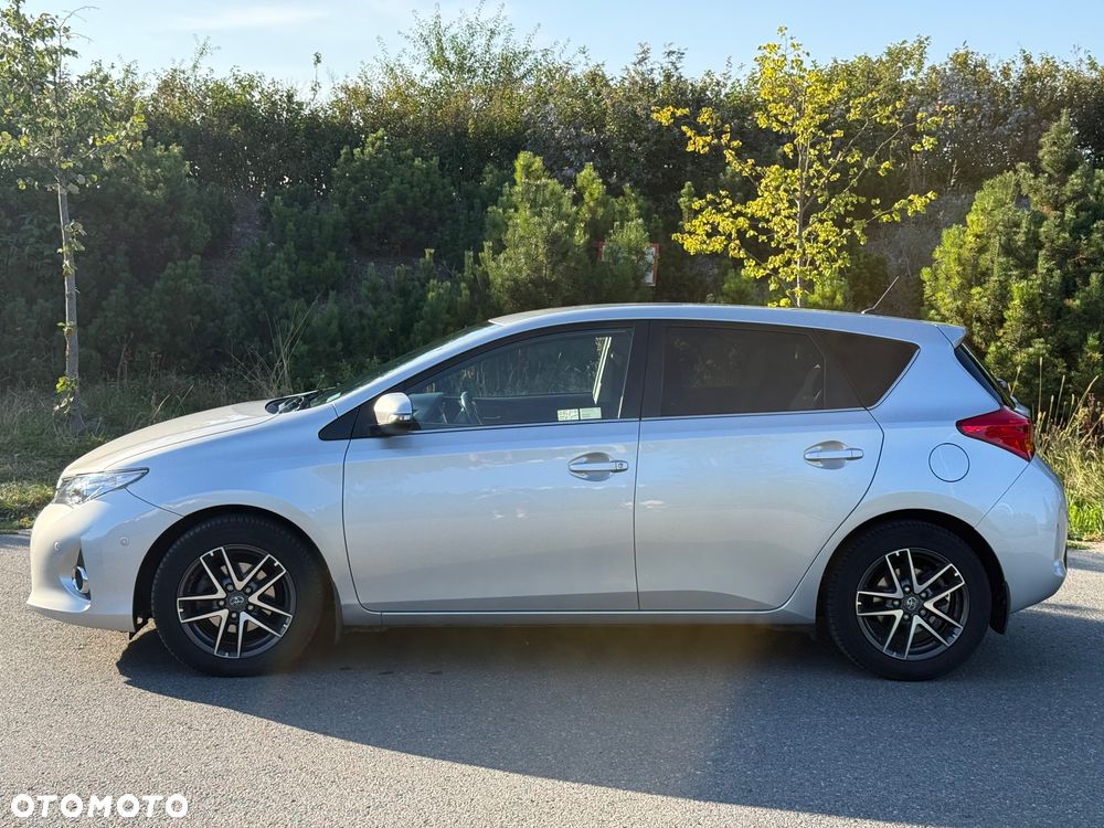 Toyota Auris 1.6 Premium - 3