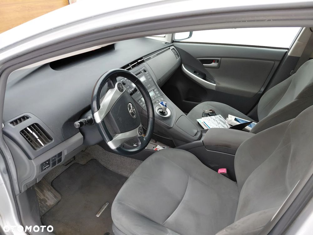 Toyota Prius 1.8 HSD Prestige - 15