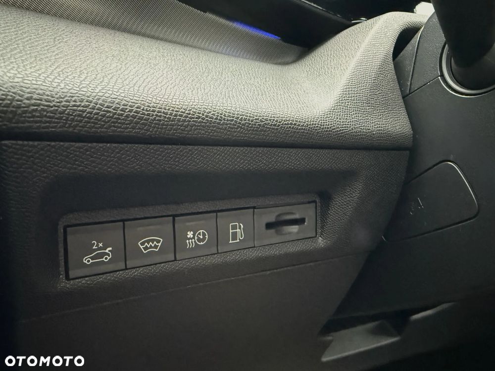 Peugeot 408 1.6 Plug-In Hybrid 180 GT EAT8 - 23
