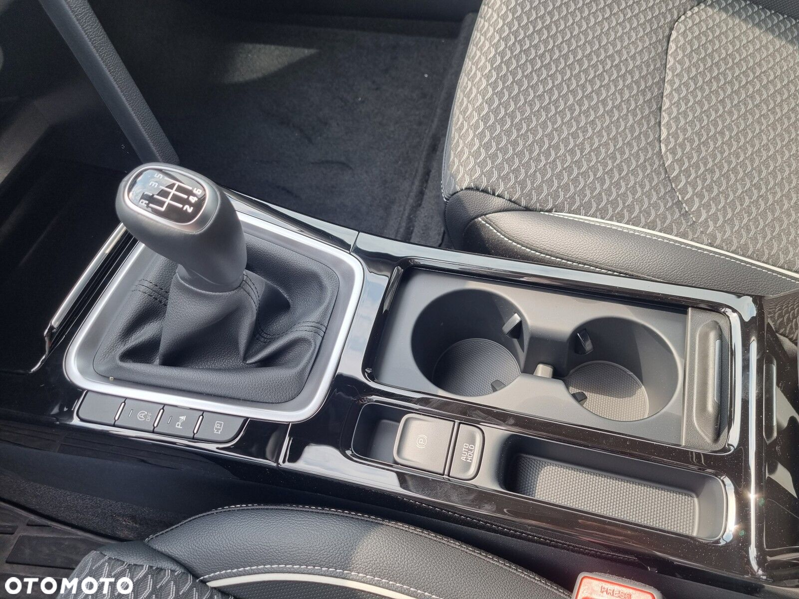 Kia Ceed - 22
