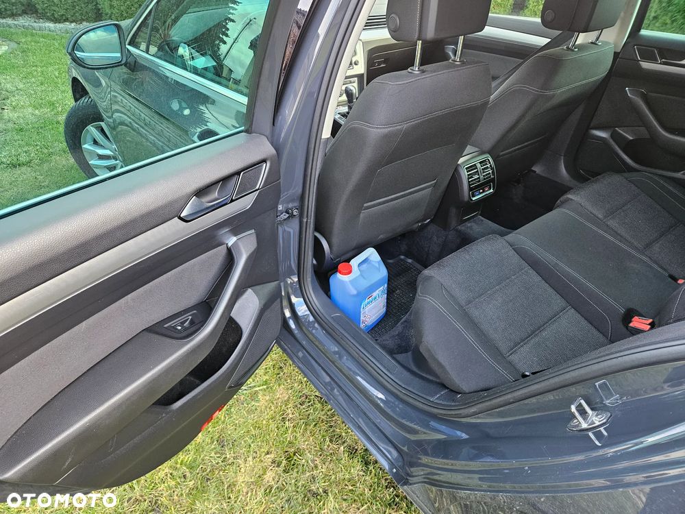 Volkswagen Passat Variant 2.0 TDI Comfortline DSG - 26