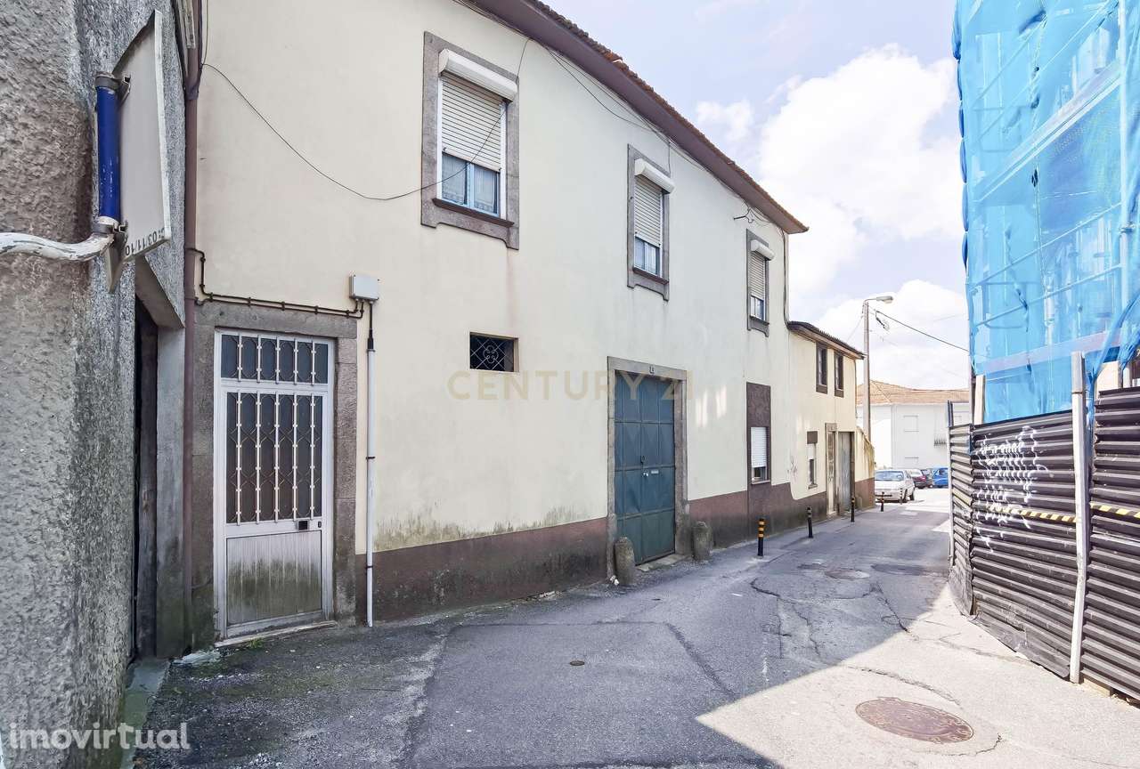 Prédio para reabilitação com terreno e viabilidade para construção na - Grande imagem: 3/46