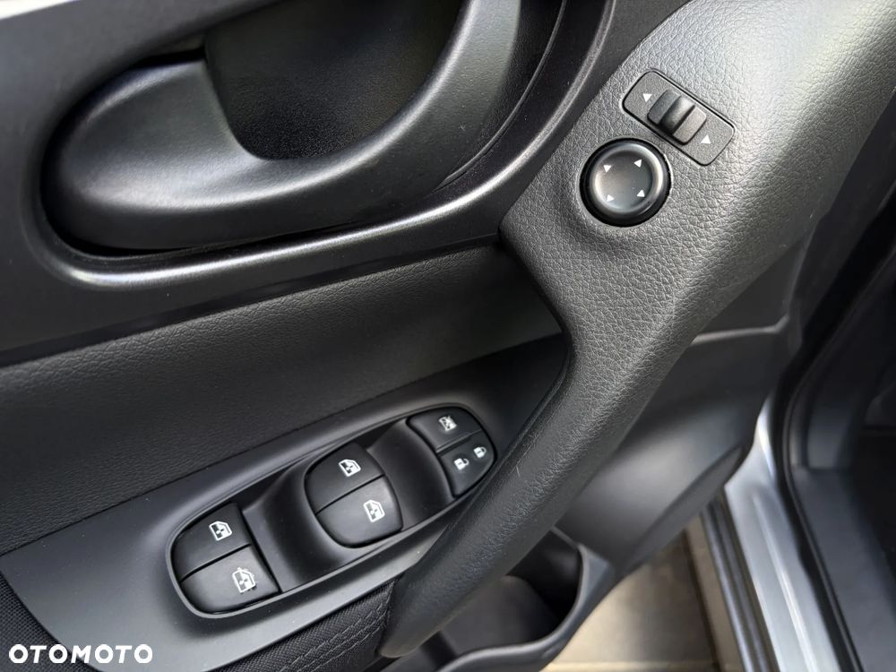 Nissan Qashqai 1.3 DIG-T N-Connecta - 29