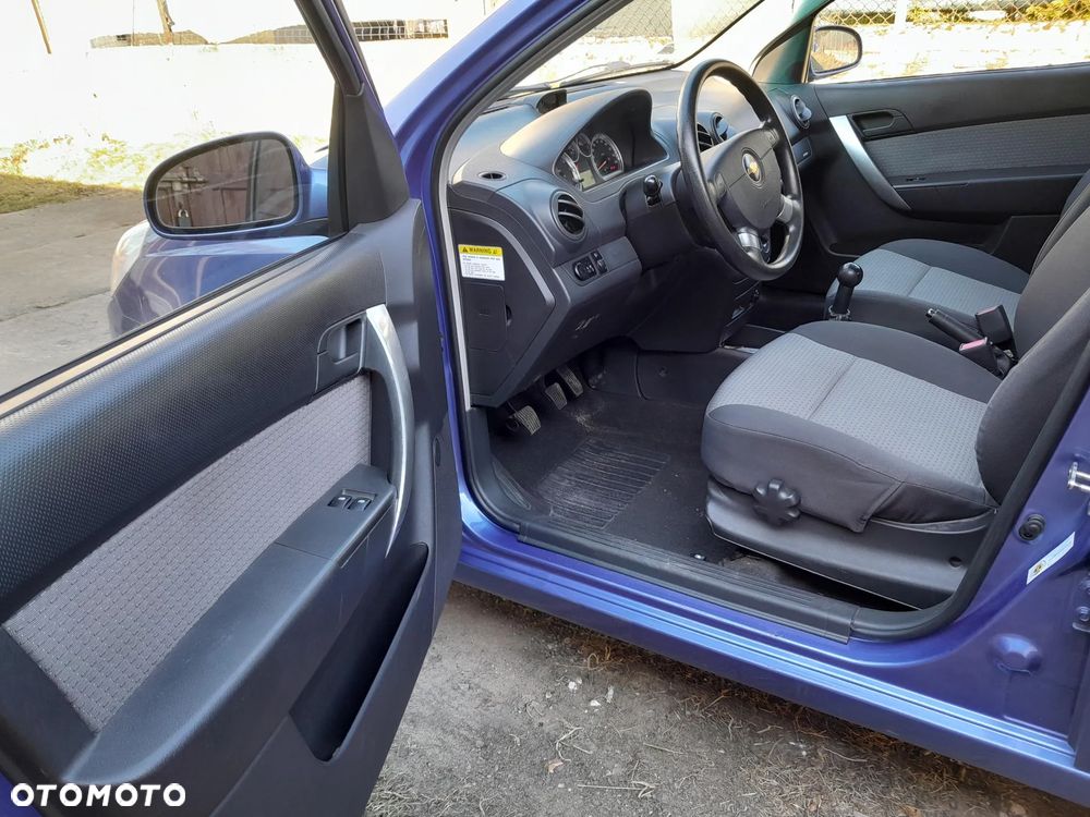 Chevrolet Aveo - 12