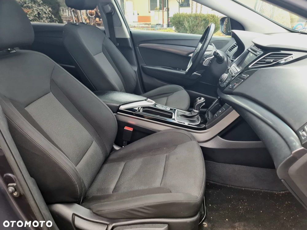 Hyundai i40 Kombi blue 1.7 CRDi DCT Premium - 19