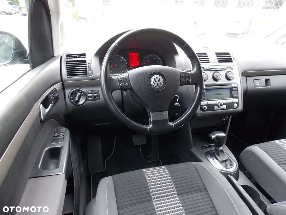 Volkswagen Touran 1.9 TDI DSG United - 26