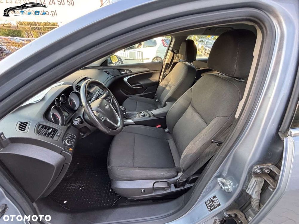 Opel Insignia - 32