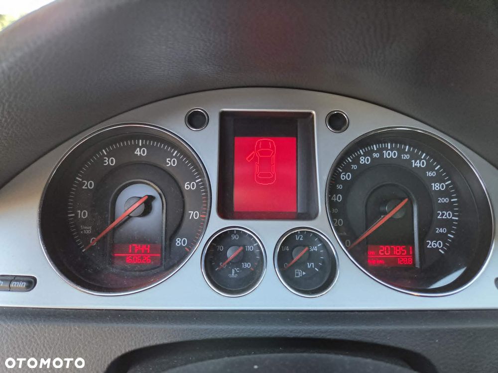 Volkswagen Passat 1.8 TSI Comfortline - 7