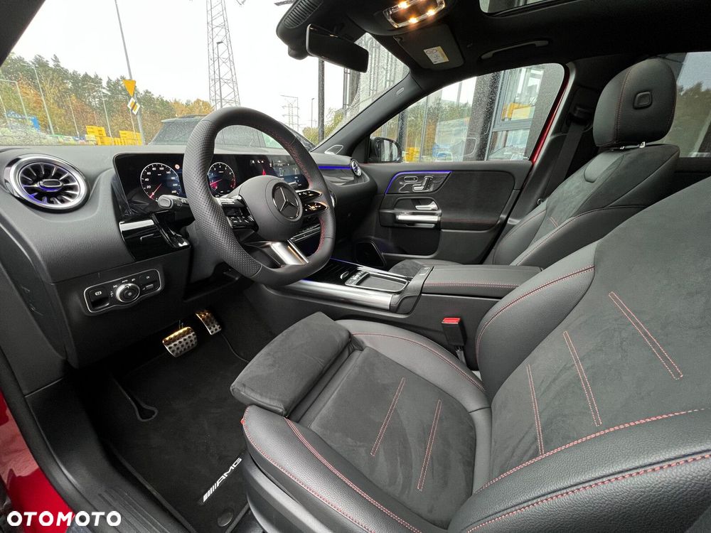 Mercedes-Benz GLA - 8